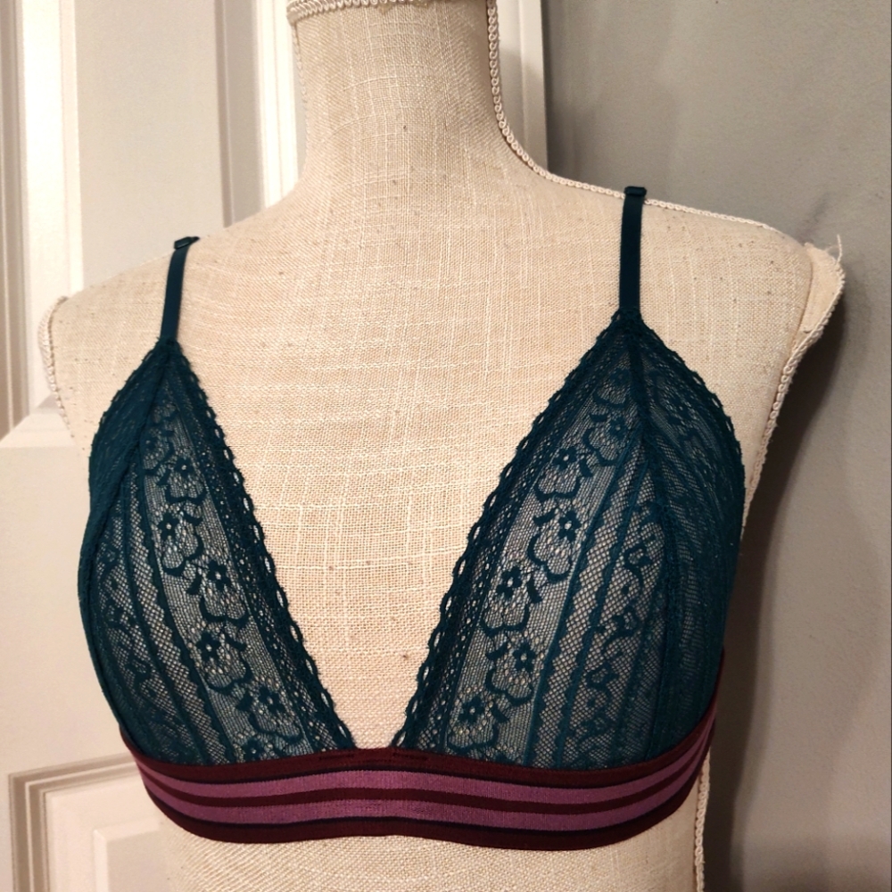 🤩EUC Gap Body Floral Lace Unlined Adjustable Back Bra, Hunter Green, Medium